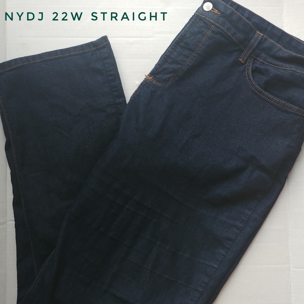 NYDJ 22W Straight cut.
